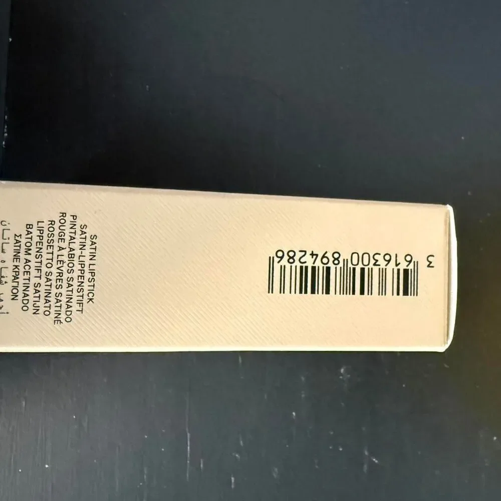 Burberry Kisses Satin Lipstick in Russet 93 NIB‎
